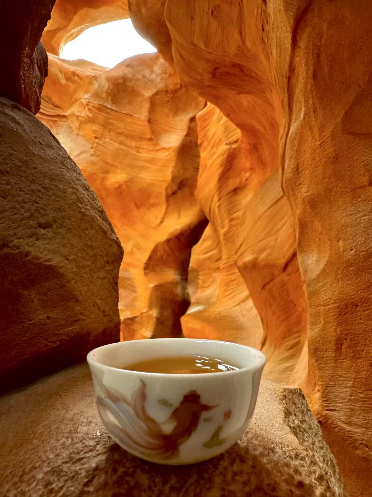 旅行中分享一杯茶